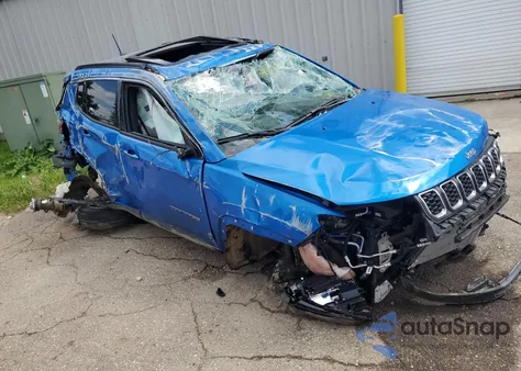 2024 Jeep Compass Latitude Lux from USA, damaged, VIN 3C4NJDFN8RT103342